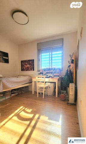 דירה, עיט 12, כפר סבא הצעירה, כפר סבא