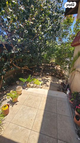 דו משפחתי, הרב אברהם קוטנר 15, נווה זית, לוד