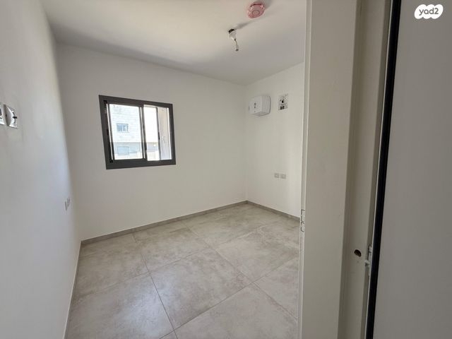 דירה, מעו"ף, חריש