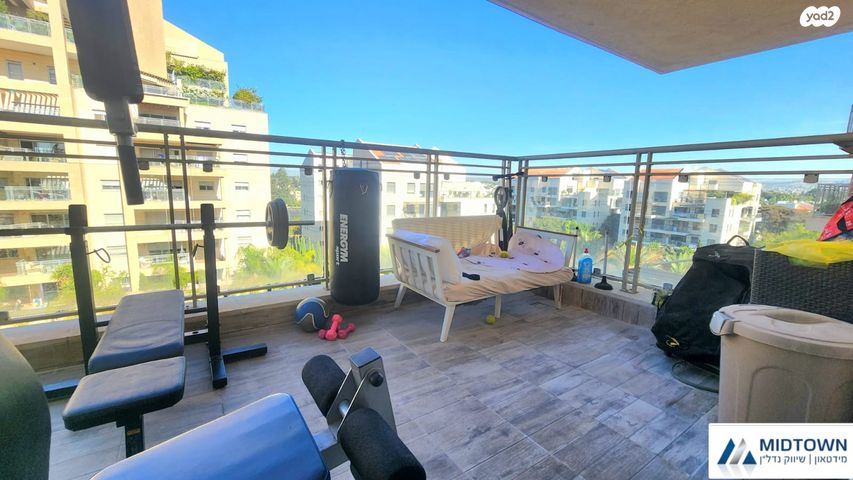 דירה, עיט 12, כפר סבא הצעירה, כפר סבא