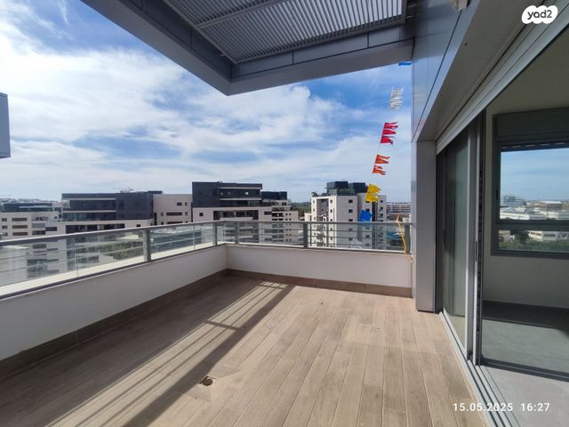 גג/ פנטהאוז, רעננה