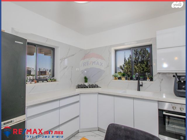 גיורא יוספטל 