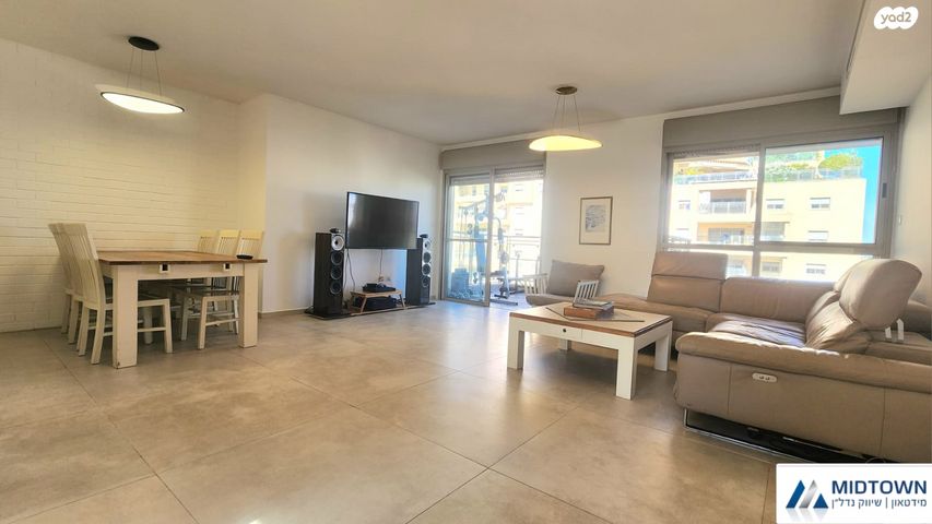 דירה, עיט 12, כפר סבא הצעירה, כפר סבא