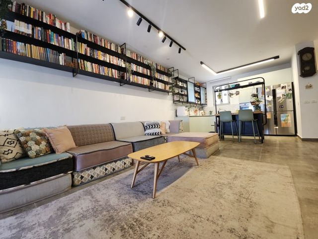 דירה, שושנים, אלקנה