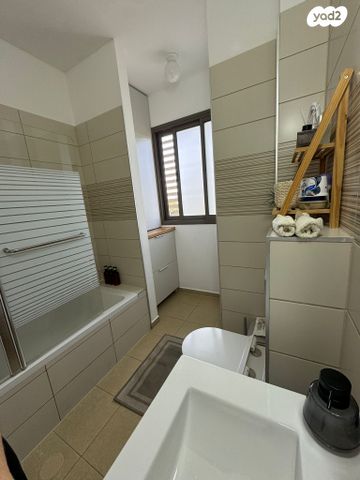 דירה, שדרות אבני החושן 11, כרמי גת, קרית גת