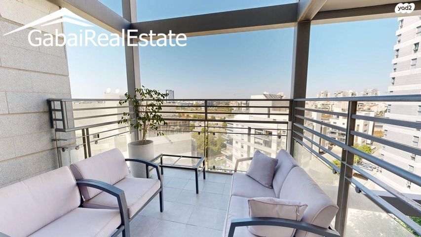 דירה, שביל הזהב, 2008, רעננה