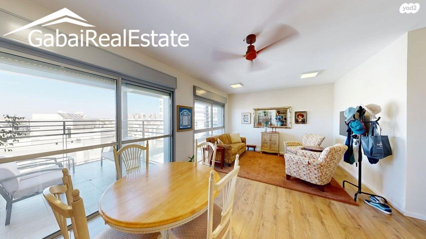 דירה, שביל הזהב, 2008, רעננה