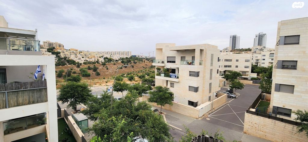 דירה, הציפורים, מודיעין מכבים רעות