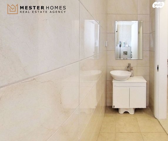 בית פרטי/ קוטג', משה זנדני, בני עי"ש