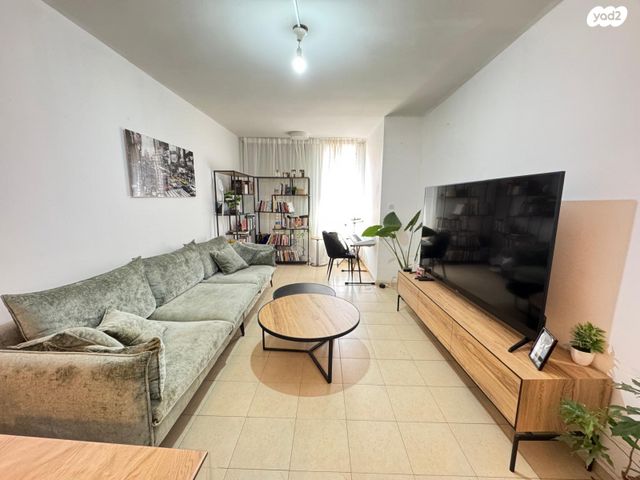 דירה, שעריים, רחובות