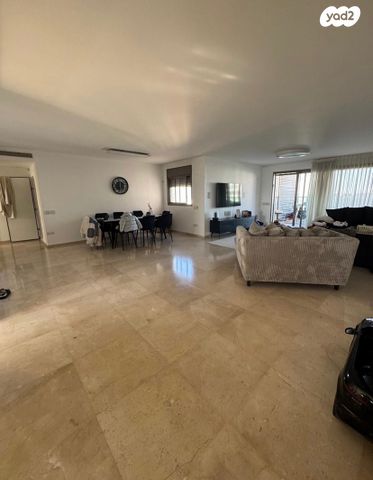 גג/ פנטהאוז, יצחק רבין, פסגת אונו, קרית אונו