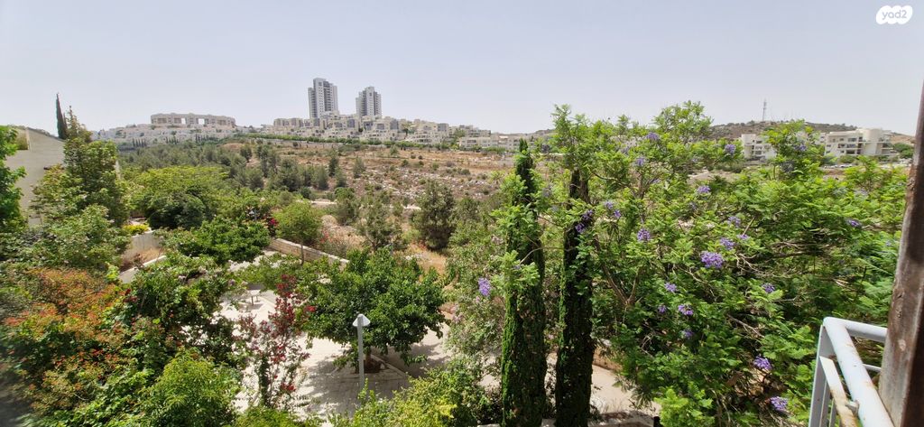 דו משפחתי, שני, אבני חן, מודיעין מכבים רעות