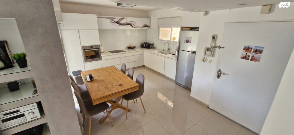 דו משפחתי, שני, אבני חן, מודיעין מכבים רעות