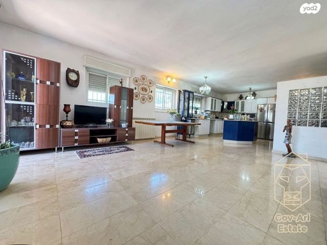 דירה, שלמה דוגה, גילה, ירושלים