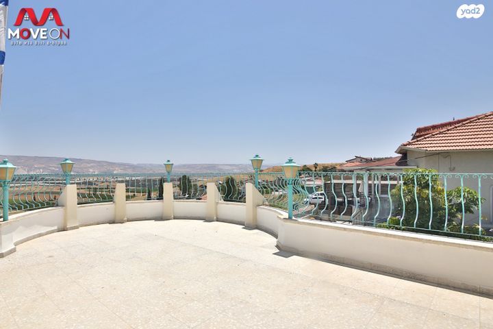 הכנרית 1