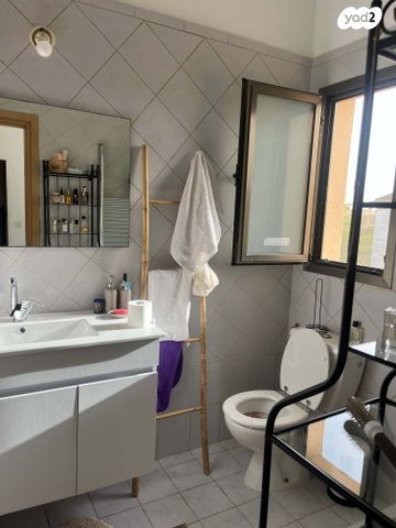 גג/ פנטהאוז, צור משה