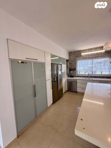 גג/ פנטהאוז, כינרת, רובע י"א, אשדוד