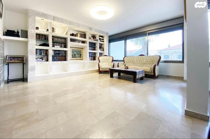 דו משפחתי, חשמונאים