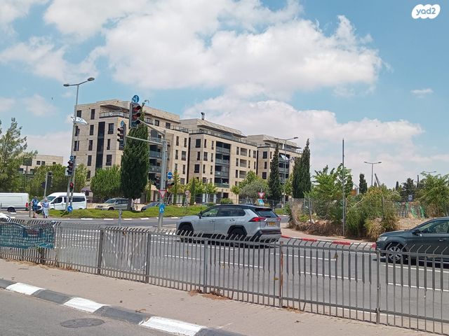 חנוך אלבק 