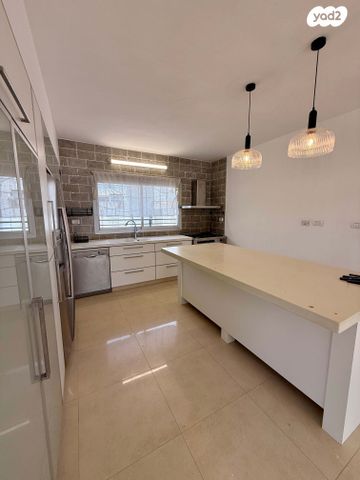 גג/ פנטהאוז, כינרת, רובע י"א, אשדוד