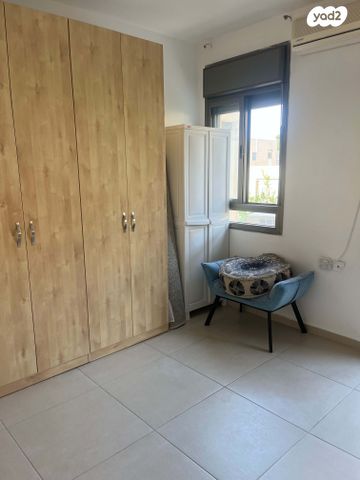 גג/ פנטהאוז, צור משה