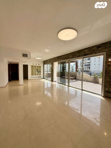 גג/ פנטהאוז, כינרת, רובע י"א, אשדוד