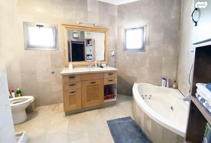 דו משפחתי, חשמונאים