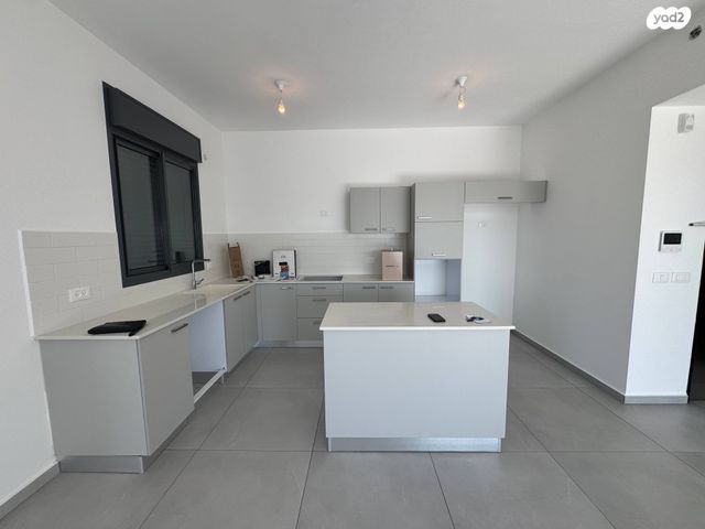 גג/ פנטהאוז, בר כוכבא, נווה ישראל, הרצליה