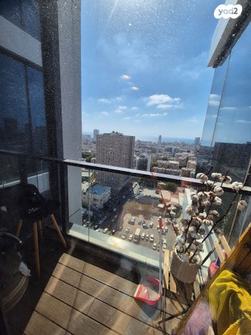 משרדים, הרב ניסנבאום, בת ים