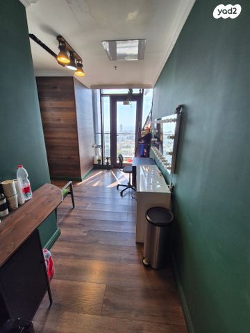 משרדים, הרב ניסנבאום, בת ים