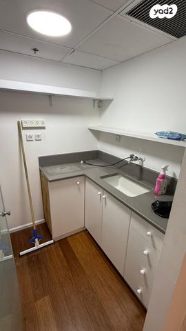 משרדים, דרך זאב ז'בוטינסקי 155, נחלת גנים, רמת גן