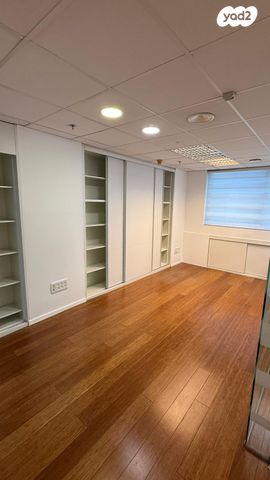 משרדים, דרך זאב ז'בוטינסקי 155, נחלת גנים, רמת גן