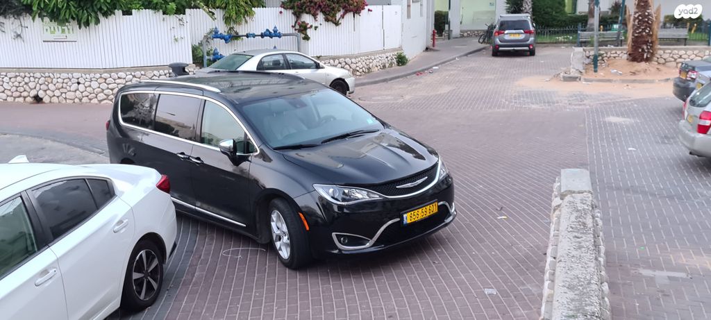 מודעת רכב קרייזלר פסיפיקה