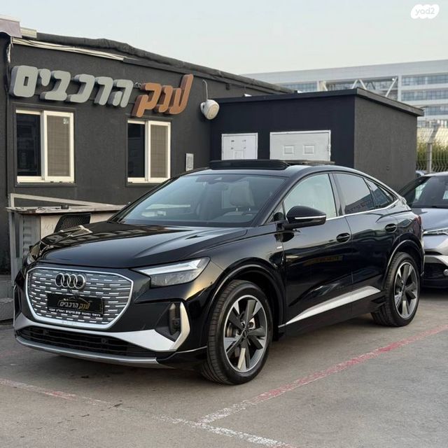 מודעת רכב אאודי Q4 e-tron