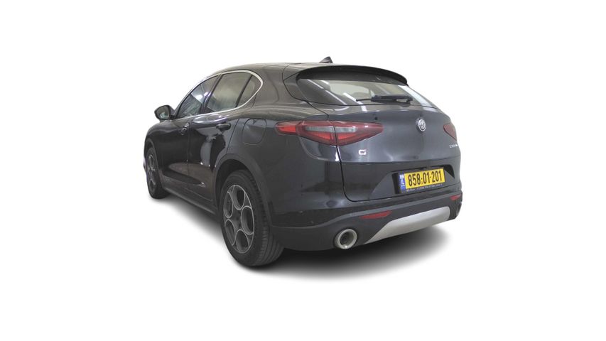 אלפא רומיאו סטלביו