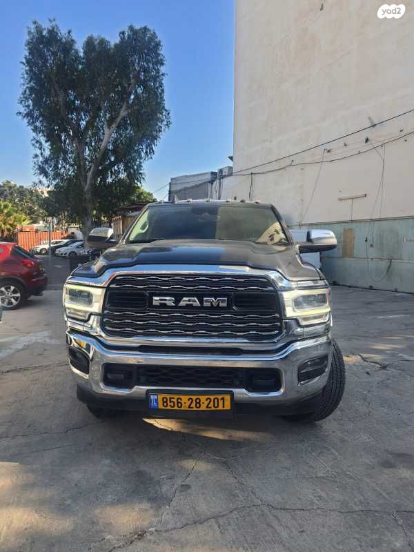 מודעת רכב דודג'