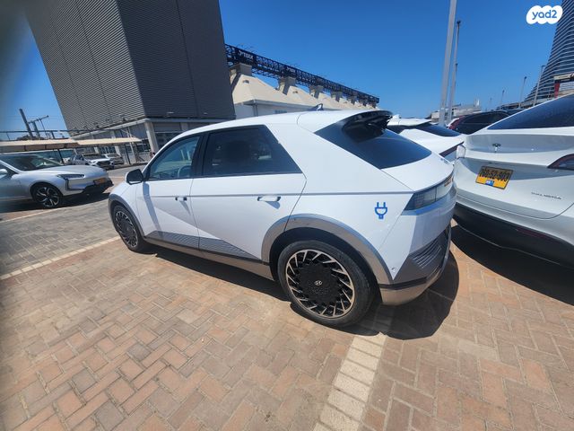 יונדאי איוניק 5