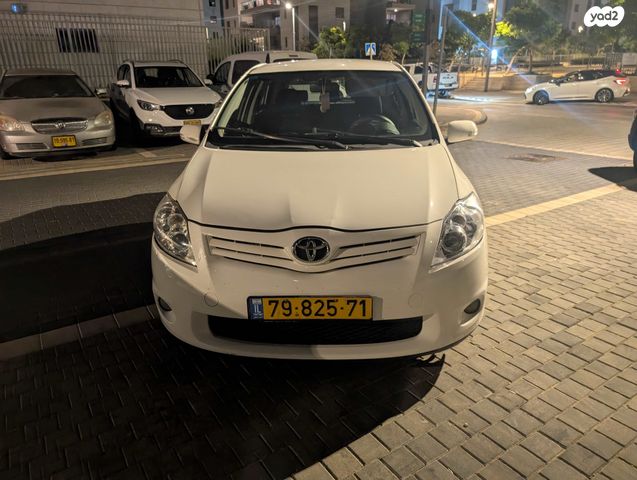 מודעת רכב טויוטה אוריס