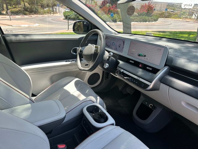 יונדאי איוניק 5