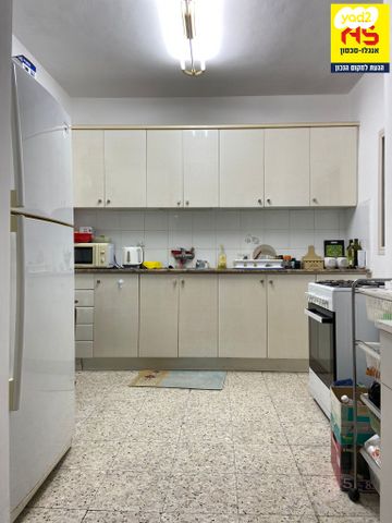 דירה, פנחס רוטנברג, נווה יהושע, ערמונים, רמת גן