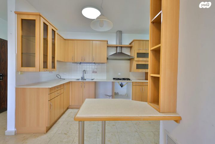 דירה, יצחק בן צבי, נווה גנים, קרית מוצקין