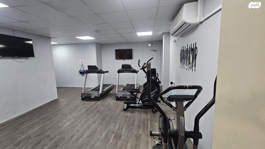 דירה, אברהם פררה, הולילנד, ירושלים