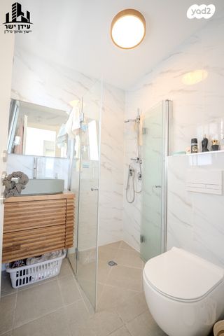 גג/ פנטהאוז, מעפילי אגוז 40, נווה חן, תל אביב יפו