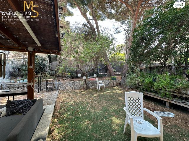 דו משפחתי, ש. בן ציון, זיו, חיפה