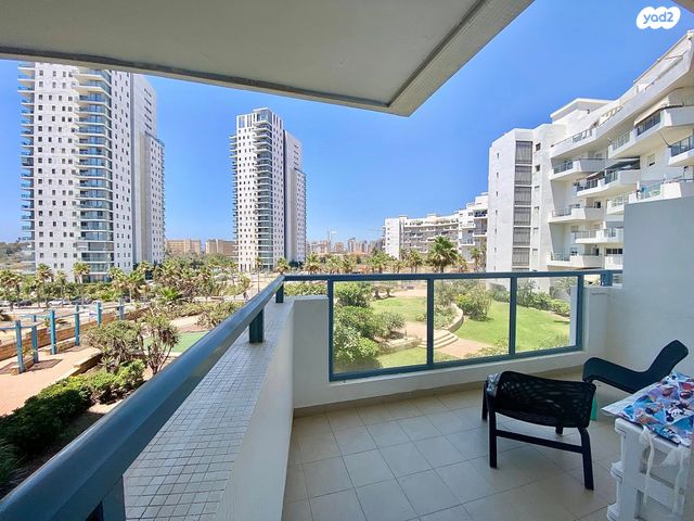 דירה, שדרות ברוך בוארון 6, גבעת אולגה, חדרה