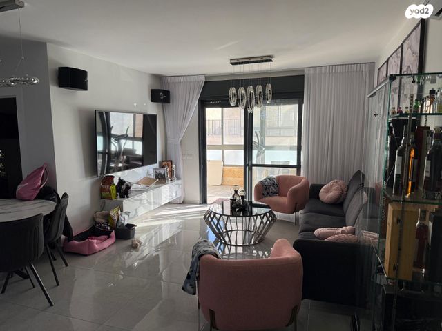 דירת גן, אבנר חי שאקי, גילה, ירושלים