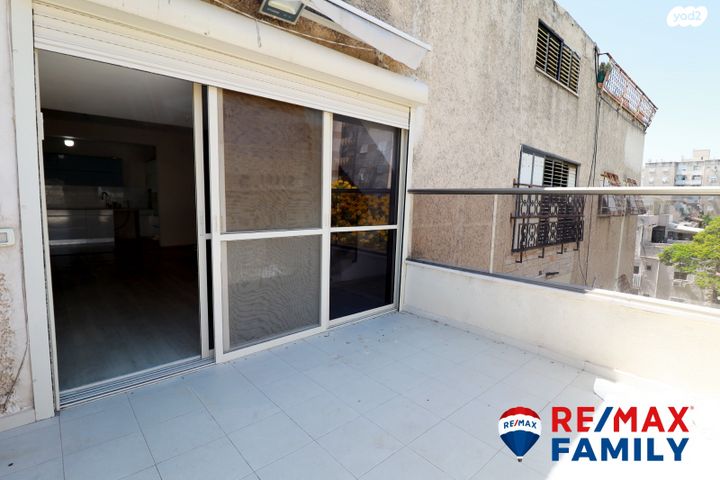 גג/ פנטהאוז, רחל 1, מרכז העיר, סביניה, הוותיקה, קרית ביאליק