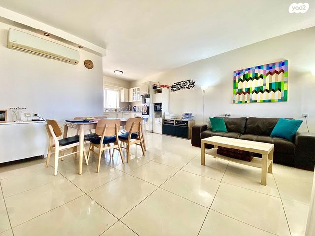 דירה, שדרות ברוך בוארון 6, גבעת אולגה, חדרה