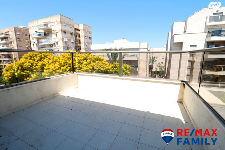 גג/ פנטהאוז, רחל 1, מרכז העיר, סביניה, הוותיקה, קרית ביאליק