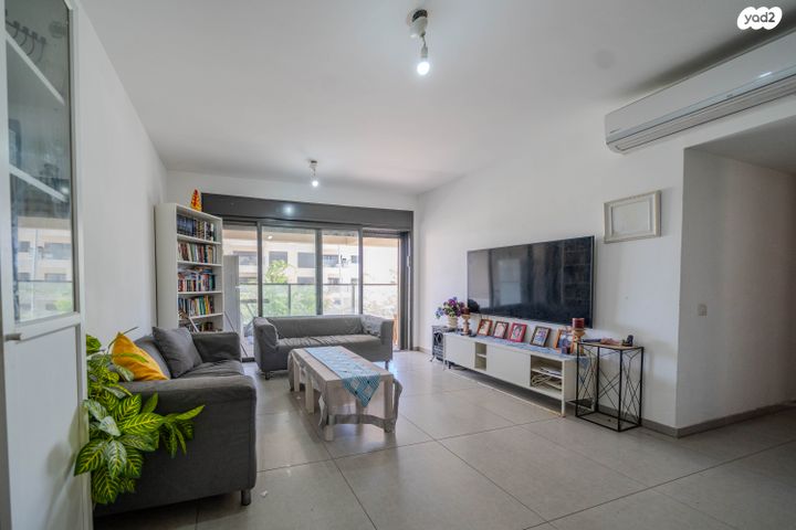 דירה, שוהם, אבני חן, חריש